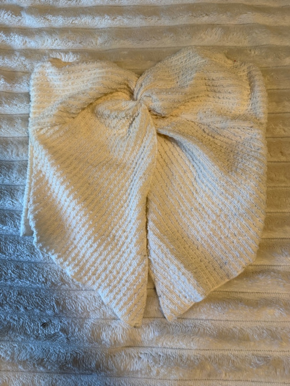 SHEIN Cream Knit Twist-Front Crop Top small never worn